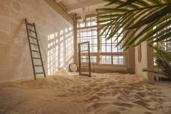 Ήρεμος, φωτεινός χώρος για διατάσεις με μινιμαλιστική ατμόσφαιρα